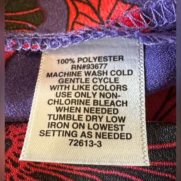 Liz Claiborne Ladies Blouse – Size Large – Purple, Red & Black Floral - Picture 5 of 7